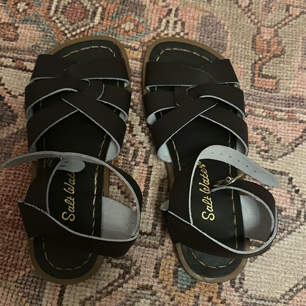 Salt water sandals size 13 kids brown